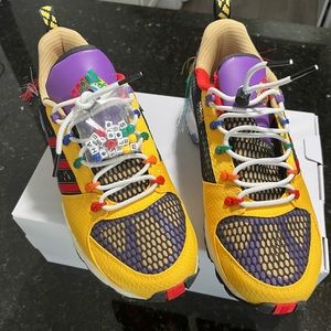 Addidas EQT Support 93 Sean Wotherspoon. Stitching on heel w/ fun accessories.